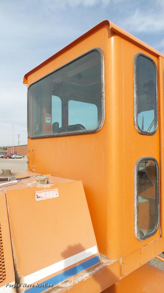 image for item DC1874 2003 Broce RJ350 broom