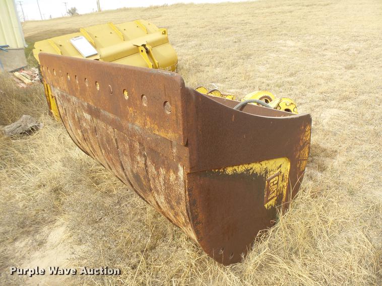 image for item DC3757 Caterpillar bucket