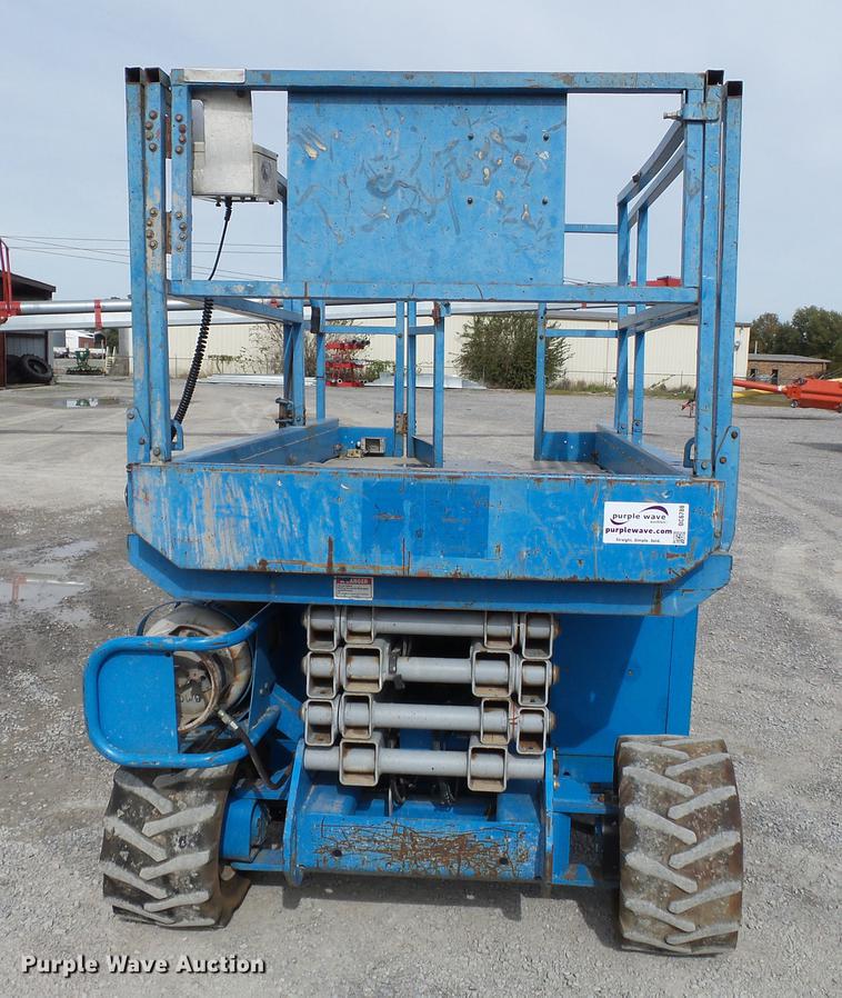 image for item DC6788 2000 Genie GS2668RT scissor lift