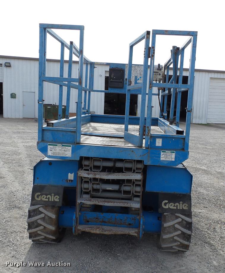 image for item DC6788 2000 Genie GS2668RT scissor lift