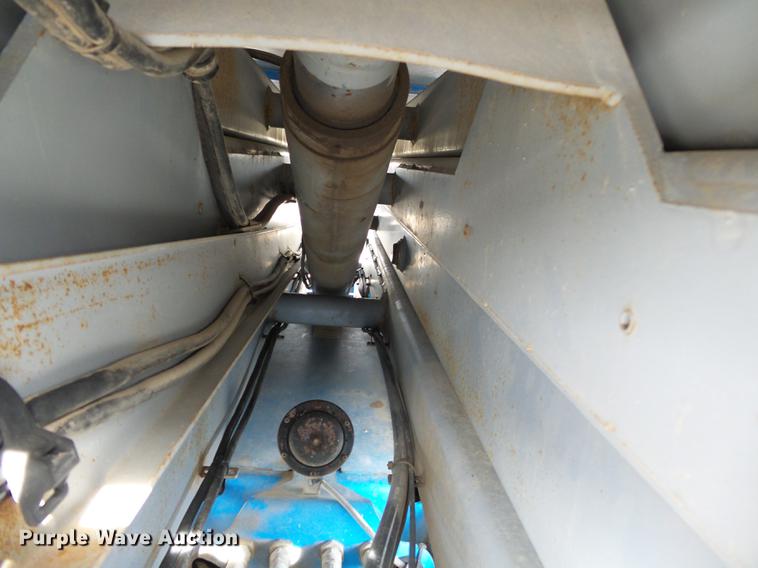 image for item DC6788 2000 Genie GS2668RT scissor lift