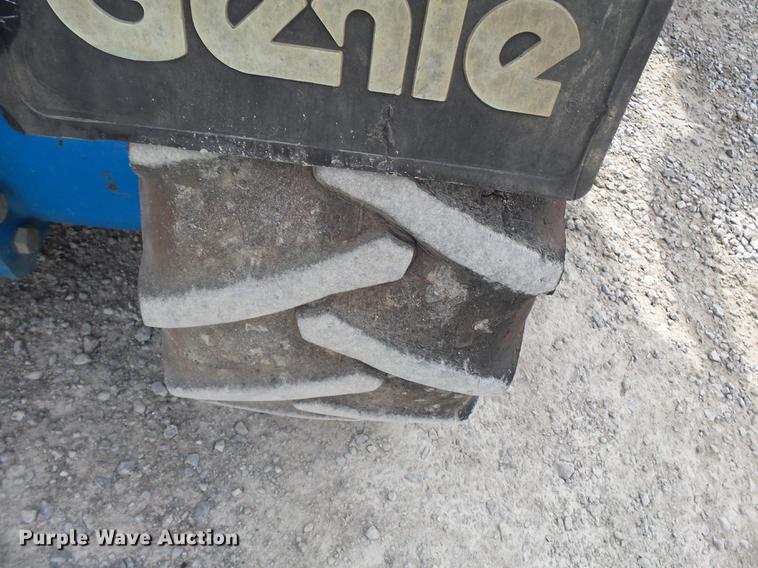 image for item DC6788 2000 Genie GS2668RT scissor lift