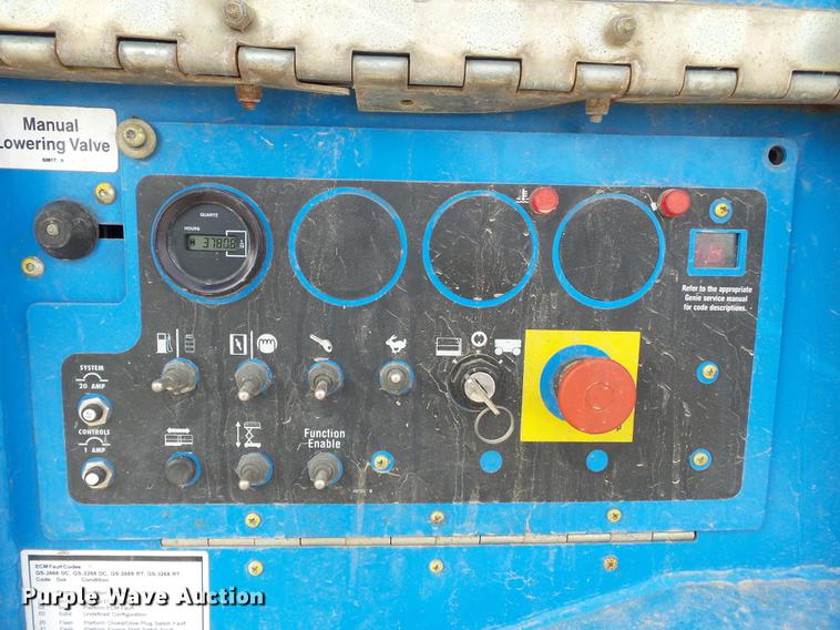 image for item DC6788 2000 Genie GS2668RT scissor lift