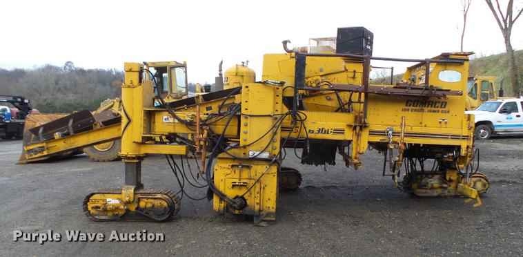 image for item DC8248 1982 Gomaco GT6300 paver