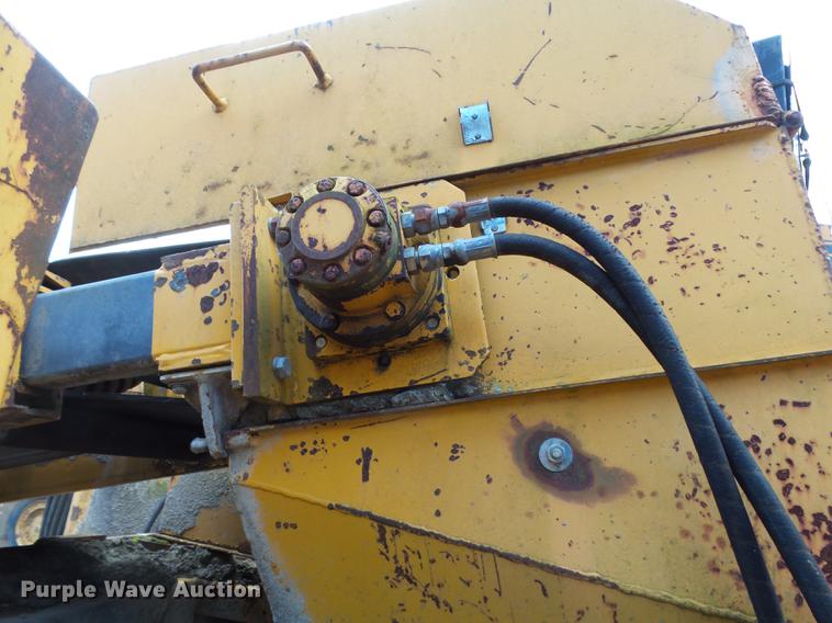 image for item DC8248 1982 Gomaco GT6300 paver