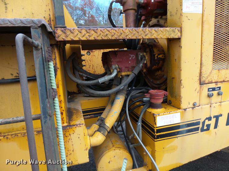 image for item DC8248 1982 Gomaco GT6300 paver