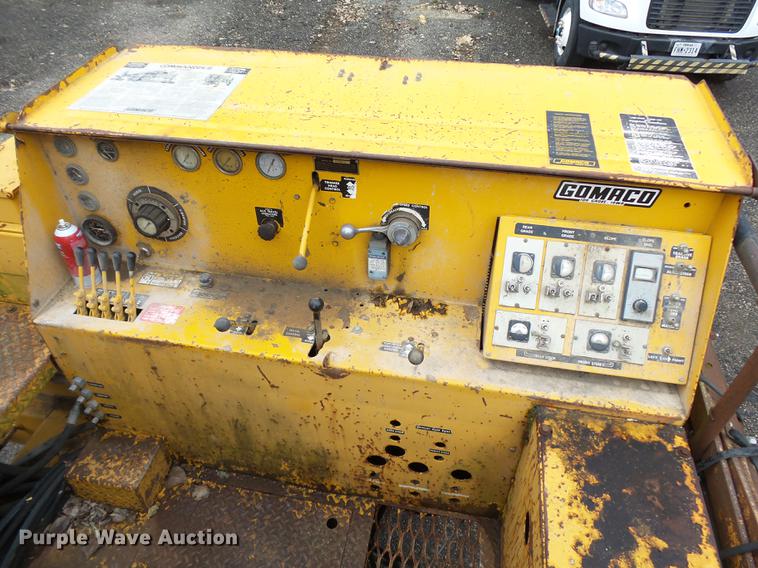 image for item DC8248 1982 Gomaco GT6300 paver