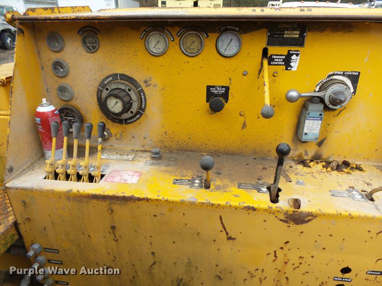 image for item DC8248 1982 Gomaco GT6300 paver