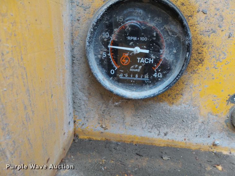 image for item DC8248 1982 Gomaco GT6300 paver