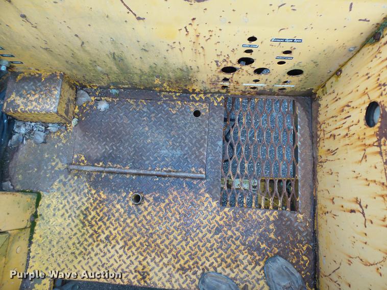 image for item DC8248 1982 Gomaco GT6300 paver