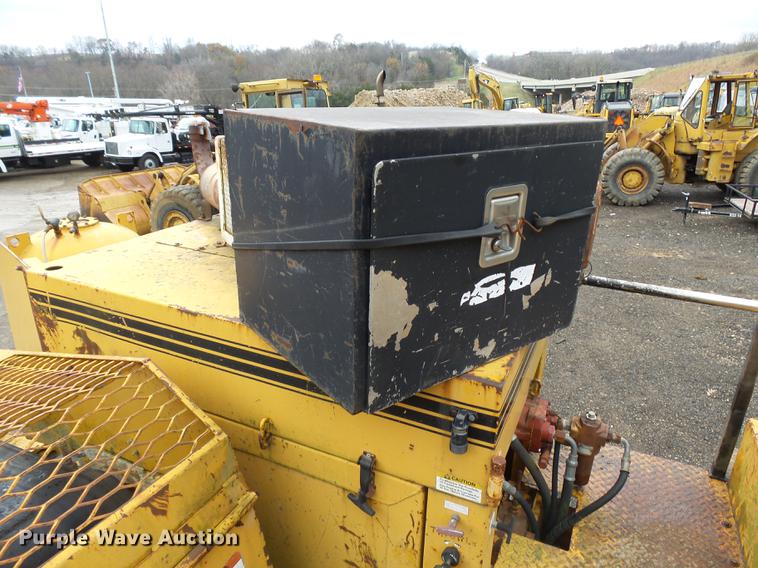 image for item DC8248 1982 Gomaco GT6300 paver