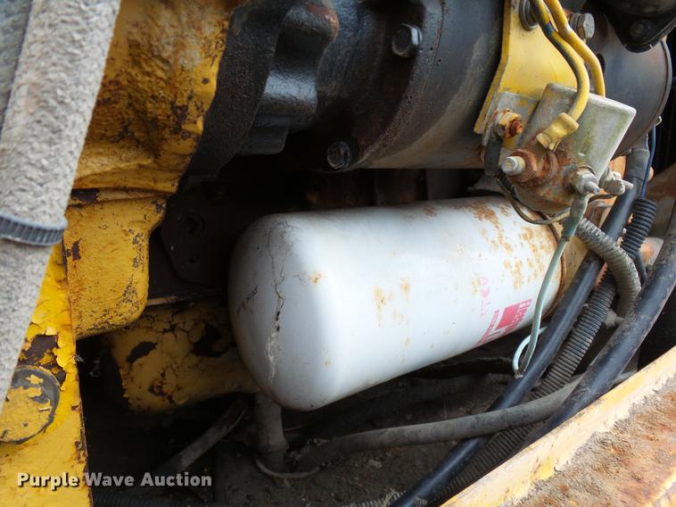 image for item DC8248 1982 Gomaco GT6300 paver