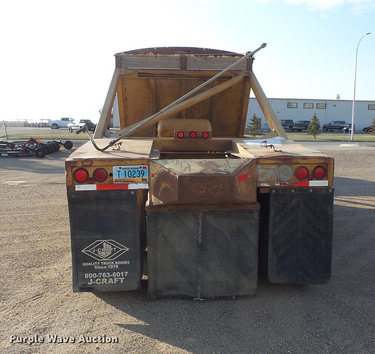 image for item DV9515 1984 Red River bottom dump trailer