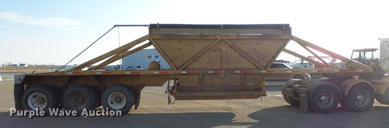 image for item DV9515 1984 Red River bottom dump trailer