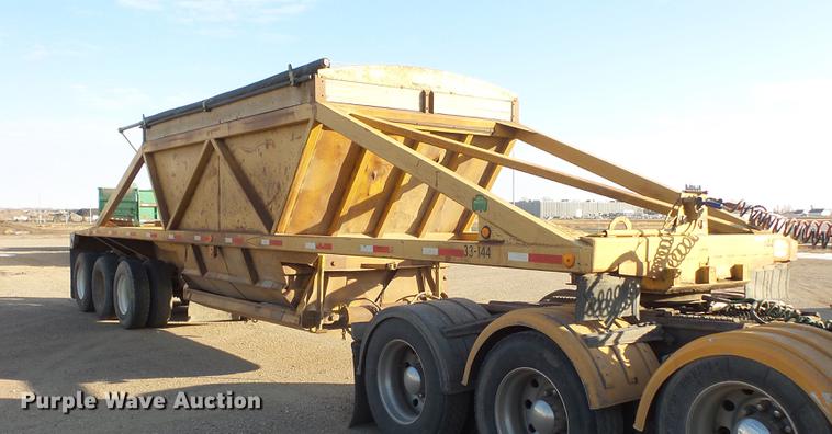 image for item DV9515 1984 Red River bottom dump trailer
