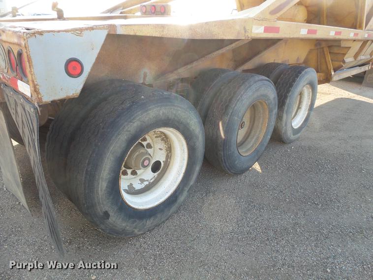 image for item DV9515 1984 Red River bottom dump trailer