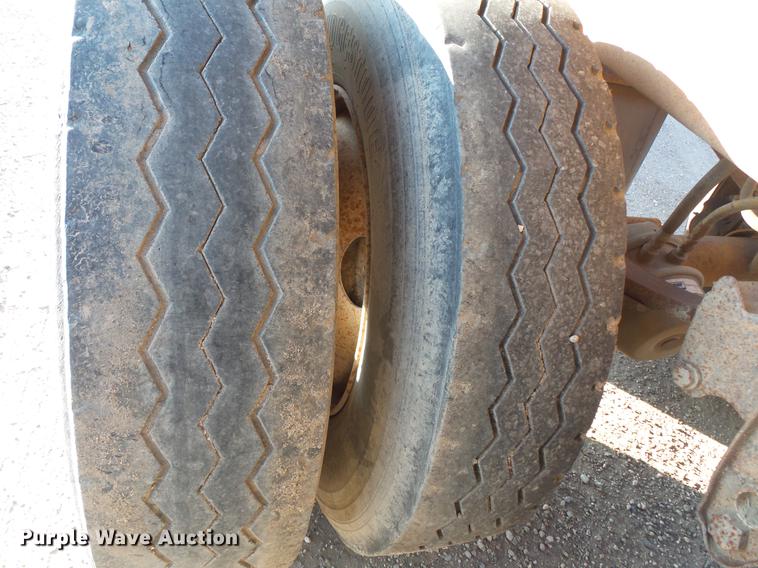 image for item DV9515 1984 Red River bottom dump trailer