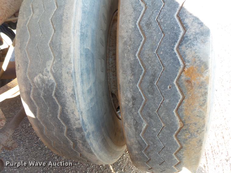 image for item DV9515 1984 Red River bottom dump trailer