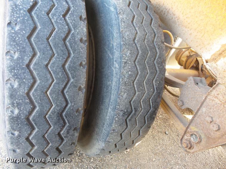 image for item DV9515 1984 Red River bottom dump trailer