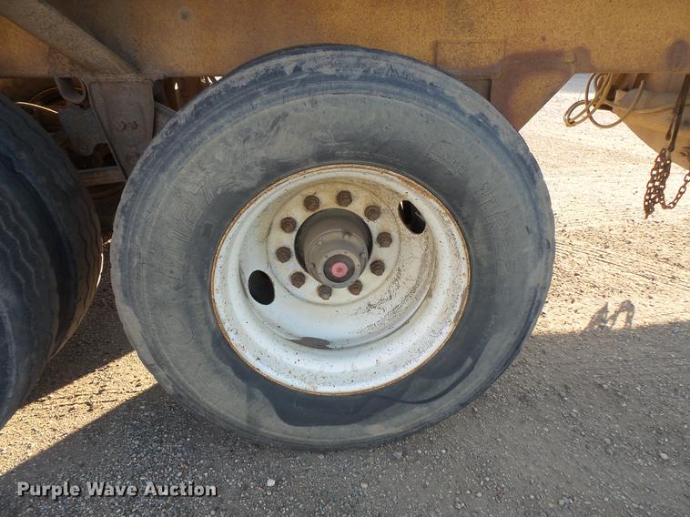 image for item DV9515 1984 Red River bottom dump trailer