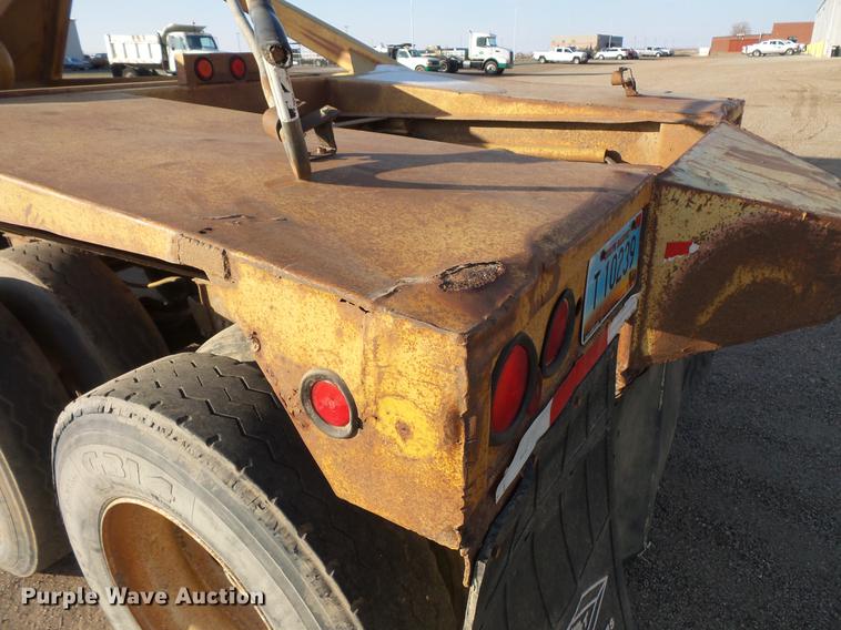 image for item DV9515 1984 Red River bottom dump trailer