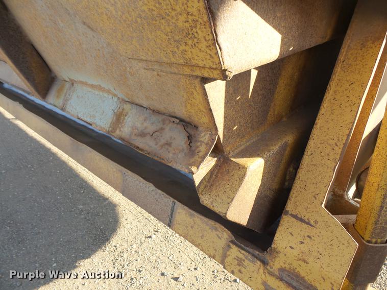 image for item DV9515 1984 Red River bottom dump trailer