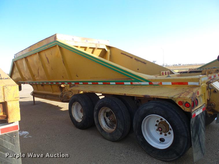 image for item DV9516 1991 Red River bottom dump trailer