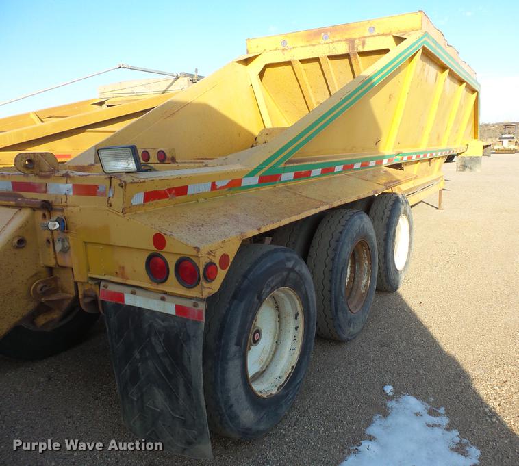 image for item DV9516 1991 Red River bottom dump trailer