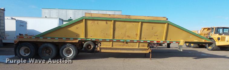 image for item DV9516 1991 Red River bottom dump trailer