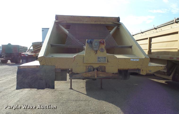 image for item DV9516 1991 Red River bottom dump trailer