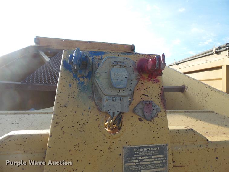 image for item DV9516 1991 Red River bottom dump trailer
