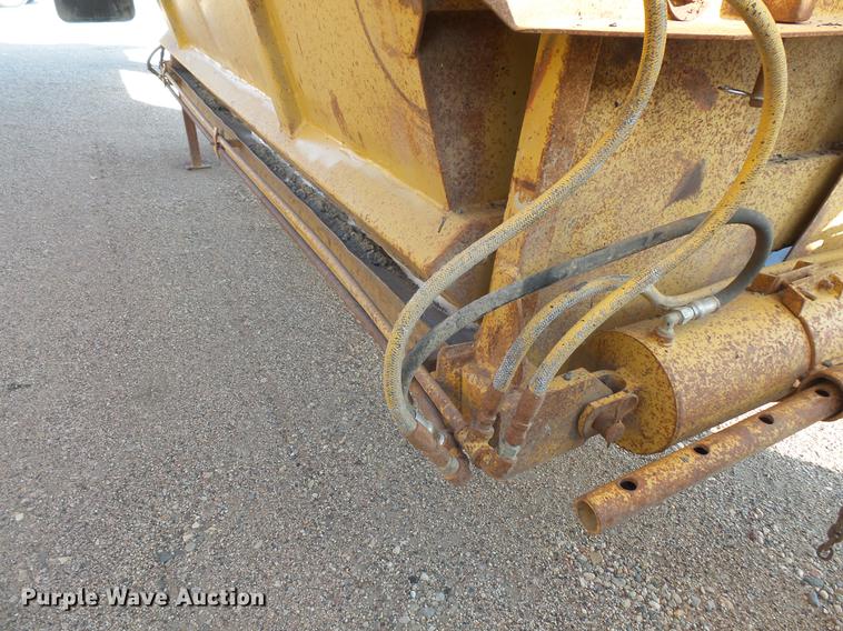 image for item DV9516 1991 Red River bottom dump trailer