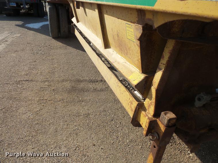 image for item DV9516 1991 Red River bottom dump trailer
