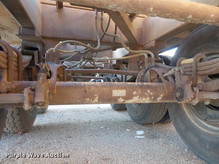 image for item DV9516 1991 Red River bottom dump trailer