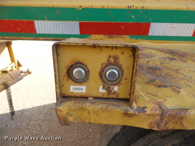 image for item DV9516 1991 Red River bottom dump trailer