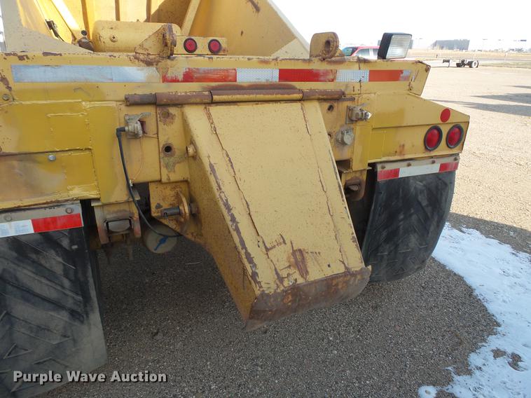 image for item DV9516 1991 Red River bottom dump trailer