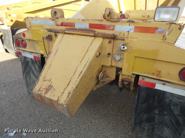 image for item DV9516 1991 Red River bottom dump trailer