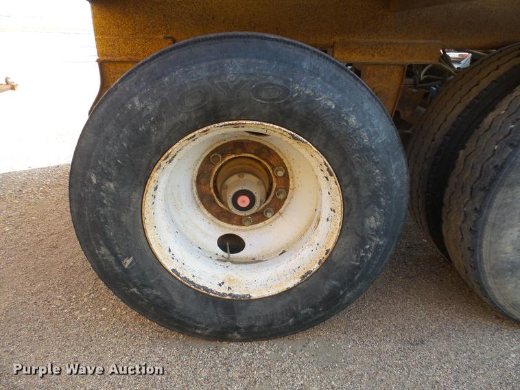 image for item DV9516 1991 Red River bottom dump trailer