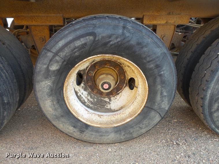 image for item DV9516 1991 Red River bottom dump trailer