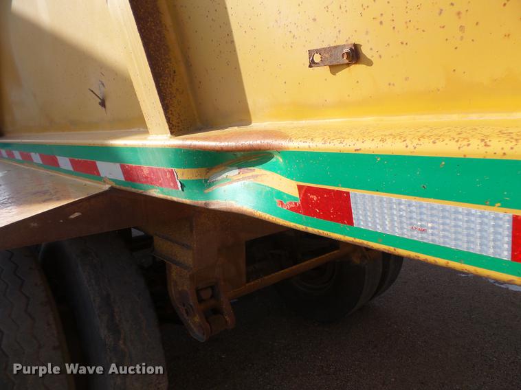 image for item DV9516 1991 Red River bottom dump trailer