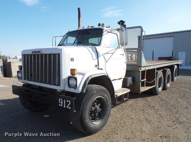 image for item DV9517 1979 GMC Brigadier flatbed truck
