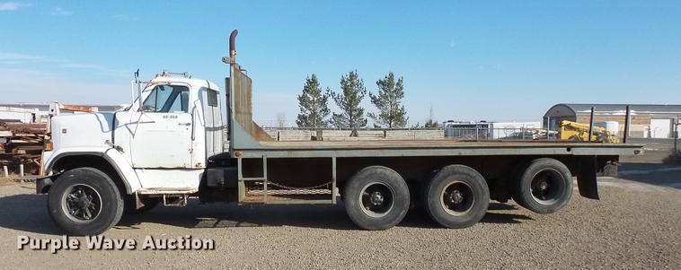 image for item DV9517 1979 GMC Brigadier flatbed truck