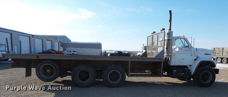 image for item DV9517 1979 GMC Brigadier flatbed truck