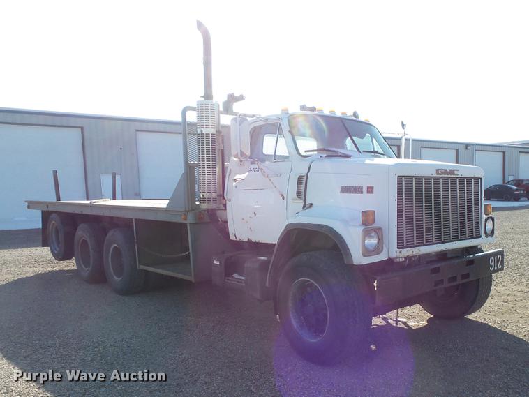 image for item DV9517 1979 GMC Brigadier flatbed truck