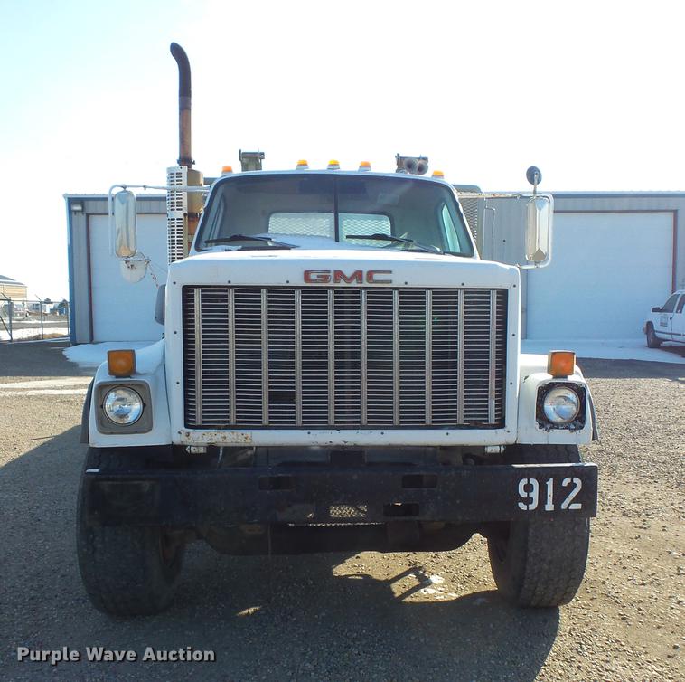 image for item DV9517 1979 GMC Brigadier flatbed truck