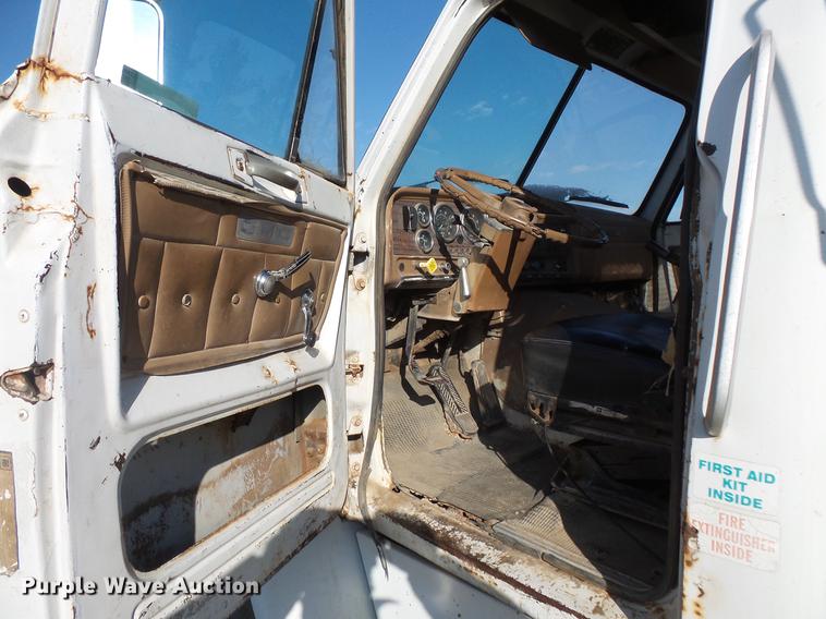 image for item DV9517 1979 GMC Brigadier flatbed truck