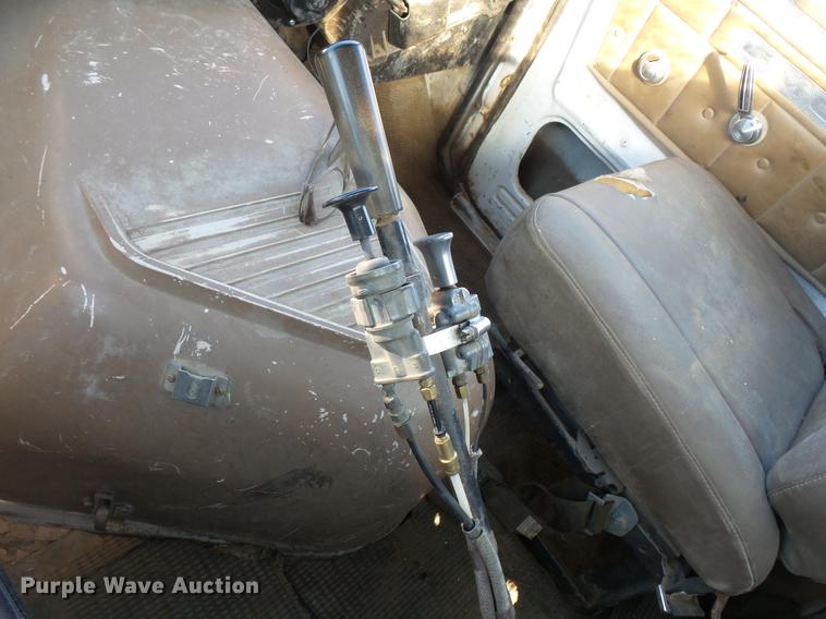 image for item DV9517 1979 GMC Brigadier flatbed truck