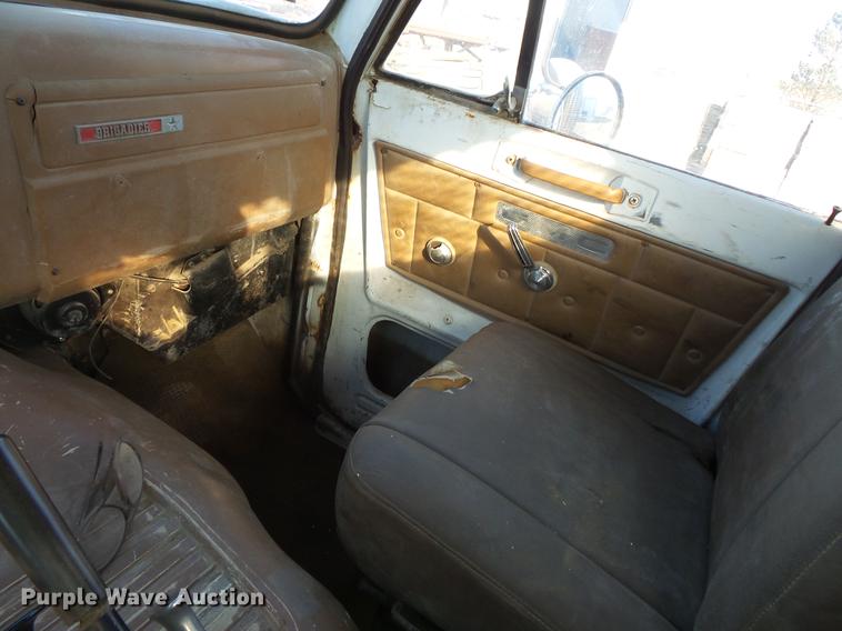 image for item DV9517 1979 GMC Brigadier flatbed truck