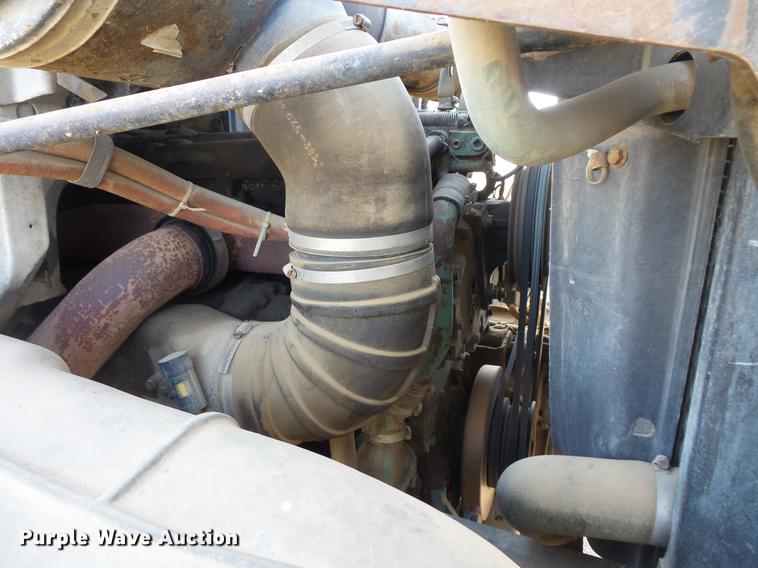 image for item DV9517 1979 GMC Brigadier flatbed truck