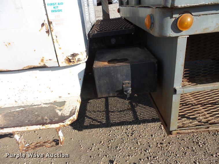 image for item DV9517 1979 GMC Brigadier flatbed truck